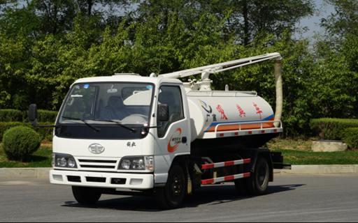 5070GXEE5型吸粪车