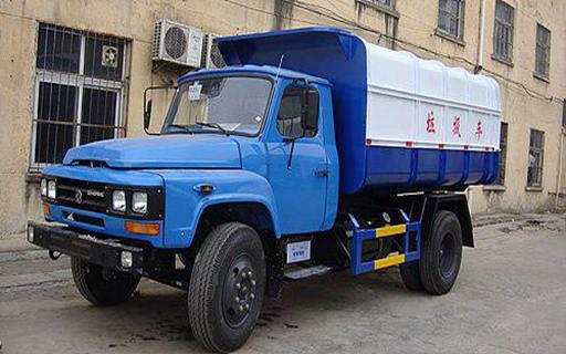 140挂桶式垃圾车  1