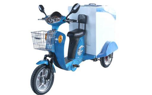 三轮密封保洁车 1